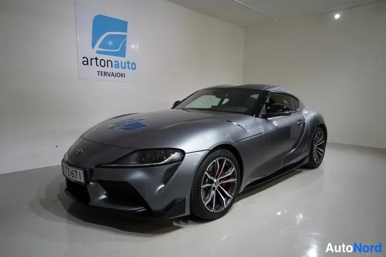 Harmaa Toyota GR Supra 2020, etuviisto, keula vasemmalle, kuva 5