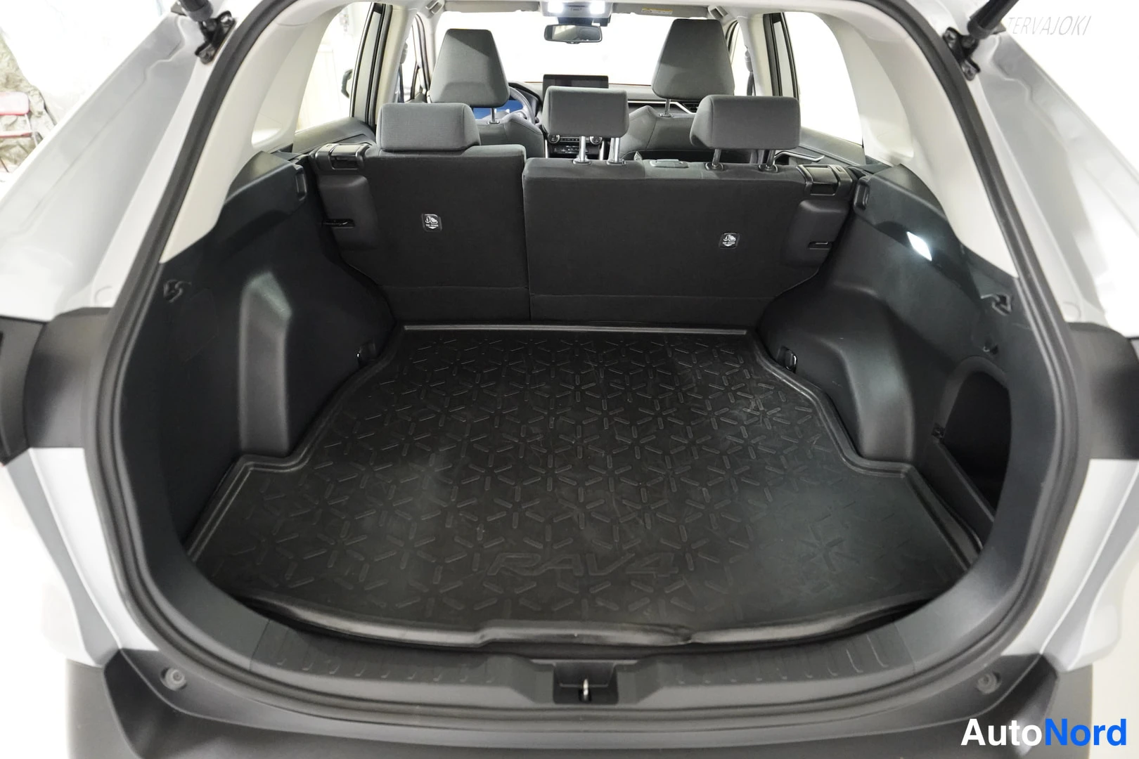 Hopea Toyota RAV4 2023, kuva 22