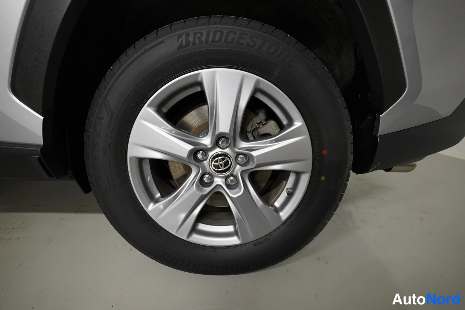 Hopea Toyota RAV4 2023, kuva 23