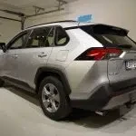 Hopea Toyota RAV4 2023, takaviisto, kuva 9