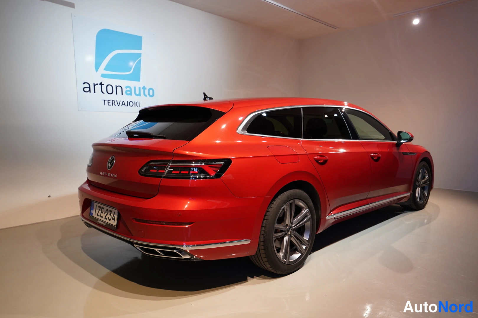 Punainen Volkswagen Arteon 2021, takaviisto, kuva 14