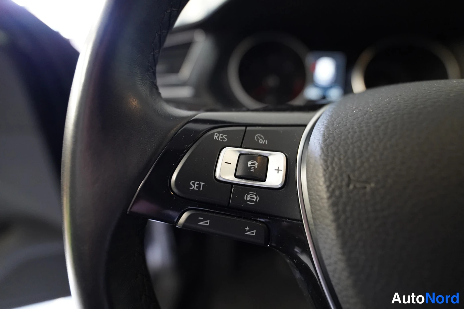Musta Volkswagen Tiguan 2019, kuva 21