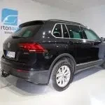 Musta Volkswagen Tiguan 2019, takaviisto, kuva 10