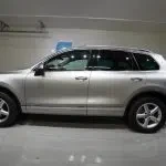 Harmaa Volkswagen Touareg 2017, sivulta, kuva 9
