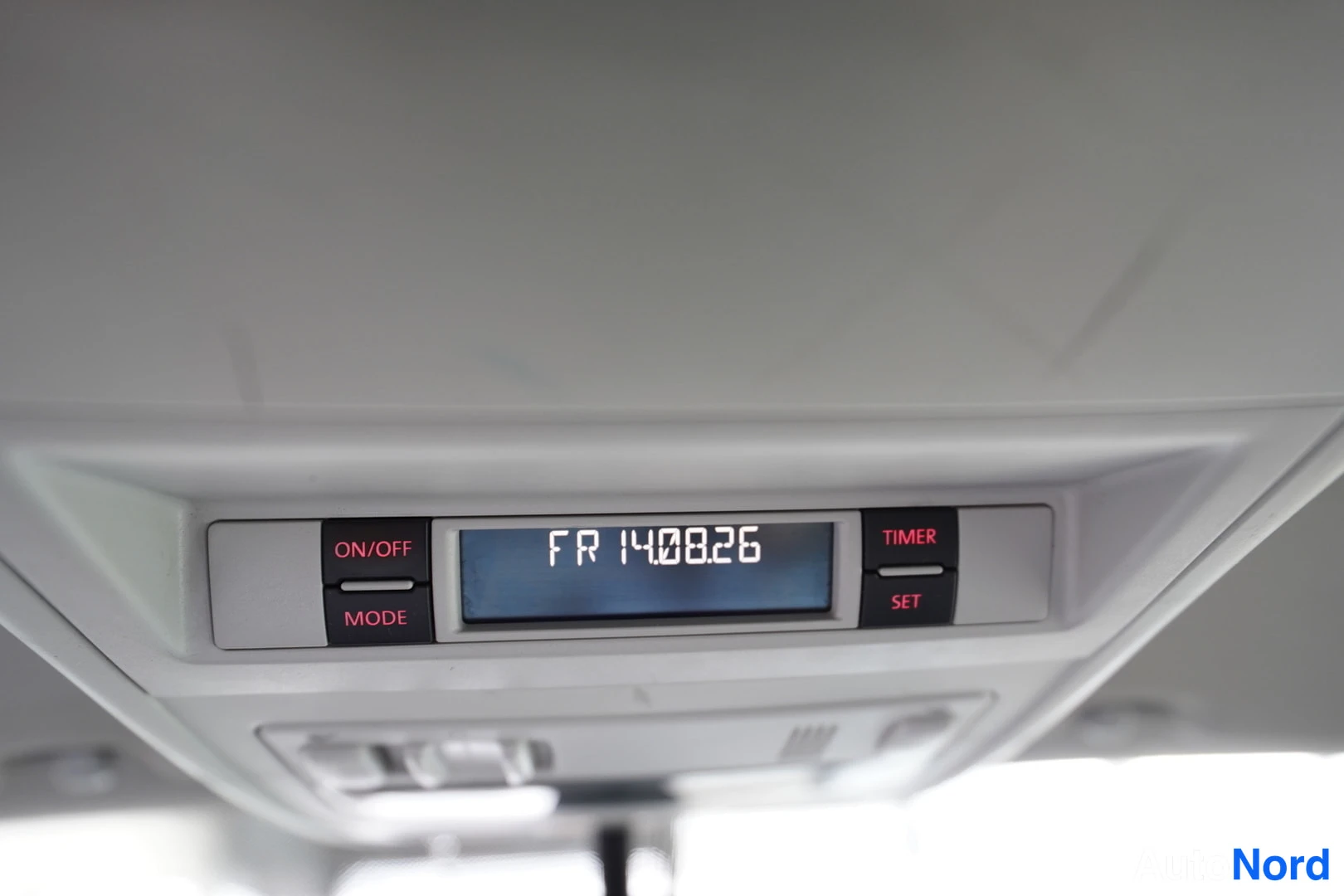 Valkoinen Volkswagen Transporter 2015, kuva 22
