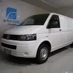 Valkoinen Volkswagen Transporter 2015, etuviisto, keula vasemmalle, kuva 7