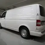 Valkoinen Volkswagen Transporter 2015, takaviisto, kuva 18