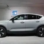 Harmaa Volvo C40 2024, sivulta, kuva 8
