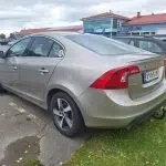 Ruskea Volvo S60 2010, takaviisto, kuva 19
