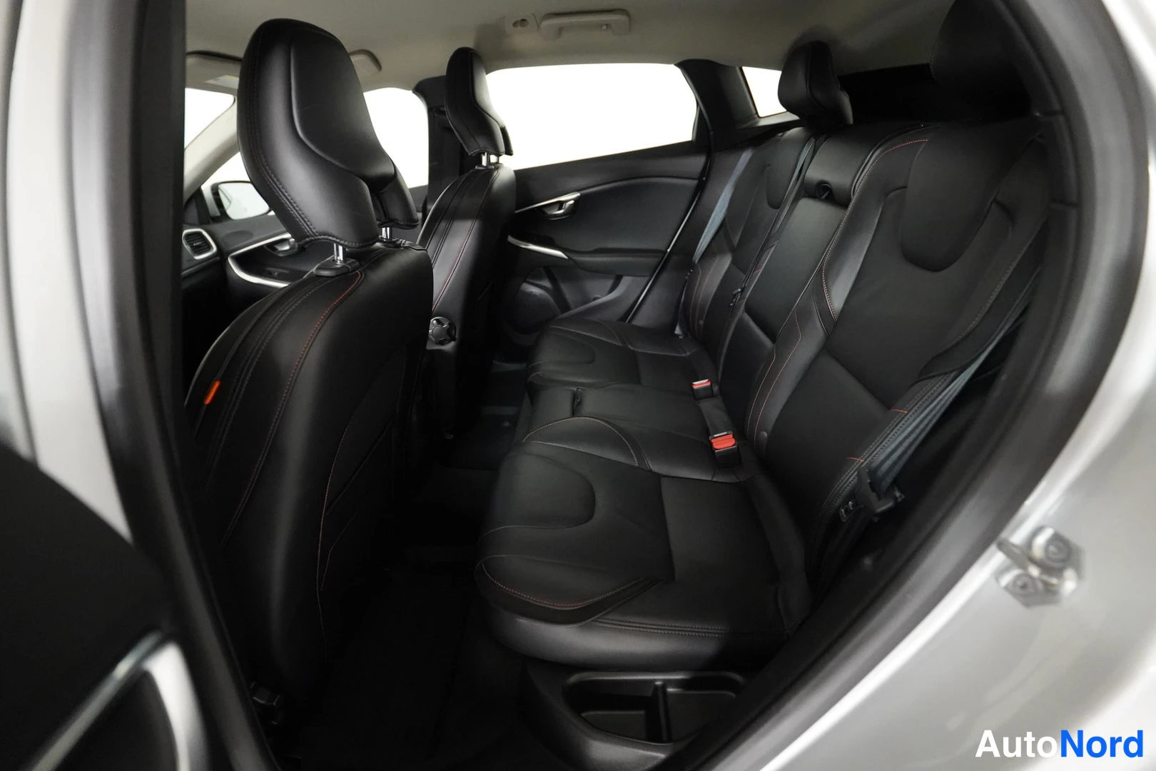 Harmaa Volvo V40 2014, kuva 26