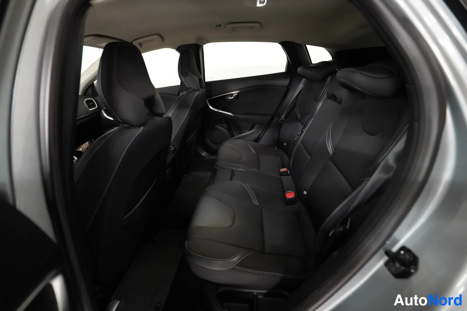 Harmaa Volvo V40 2013, kuva 22