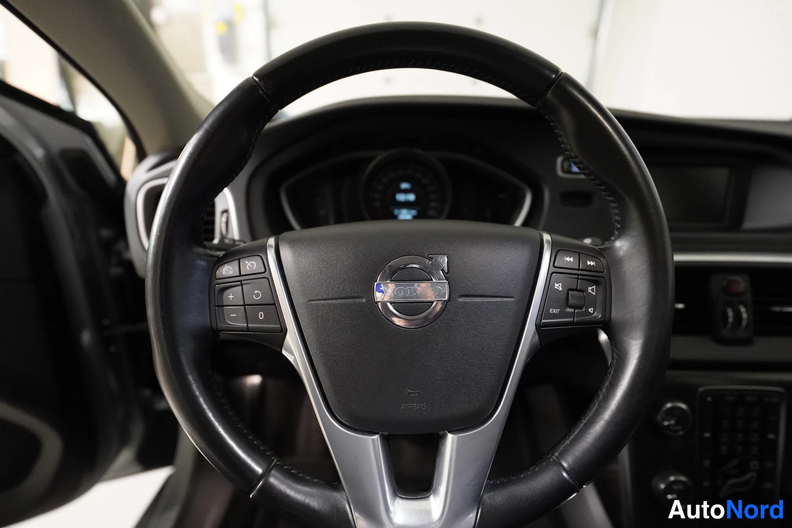 Harmaa Volvo V40 2013, kuva 24
