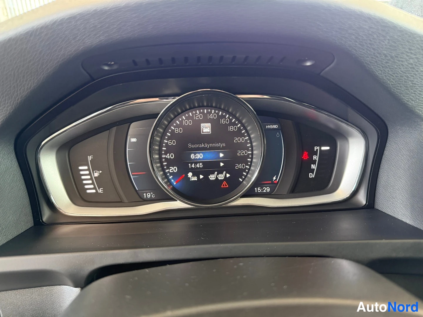 Valkoinen Volvo V60 2017, kuva 24