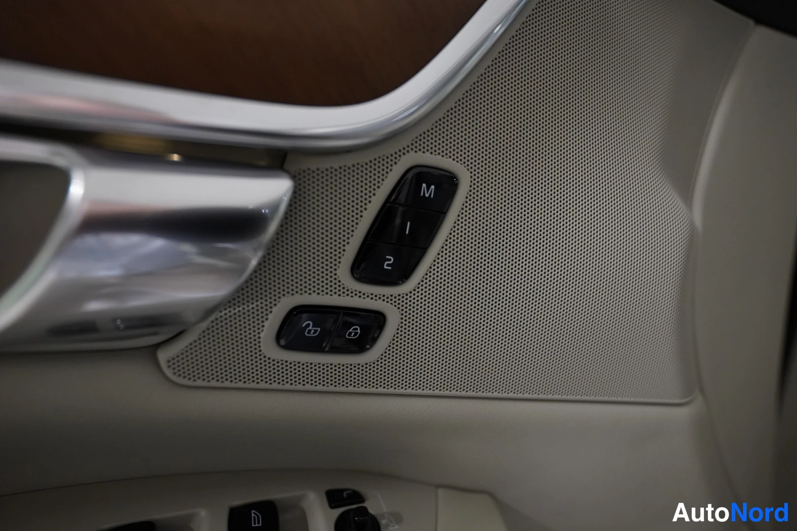 Ruskea Volvo V90 2017, kuva 23