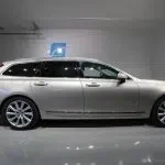 Ruskea Volvo V90 2017, sivulta, kuva 6