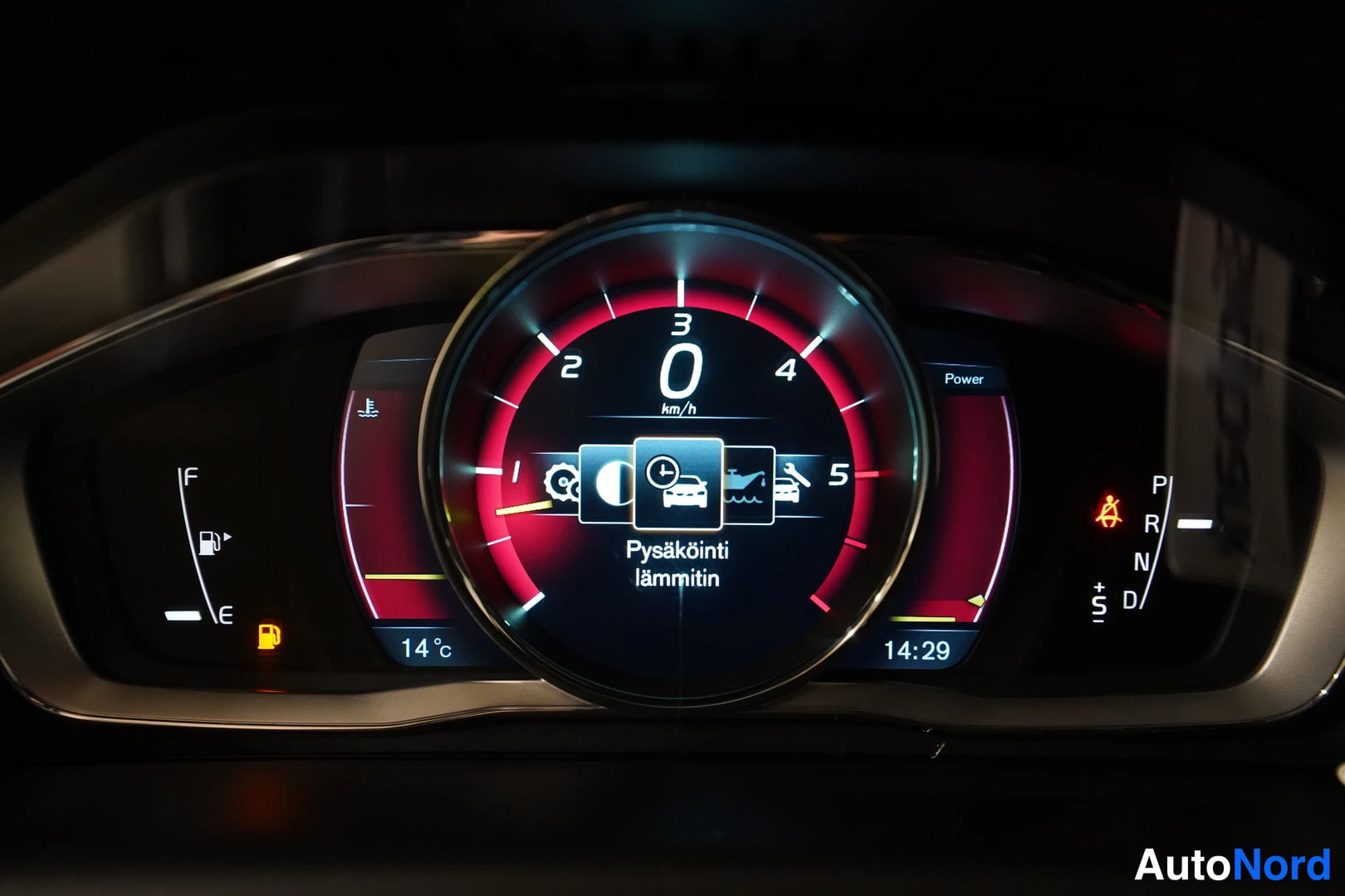 Valkoinen Volvo XC60 2014, kuva 36