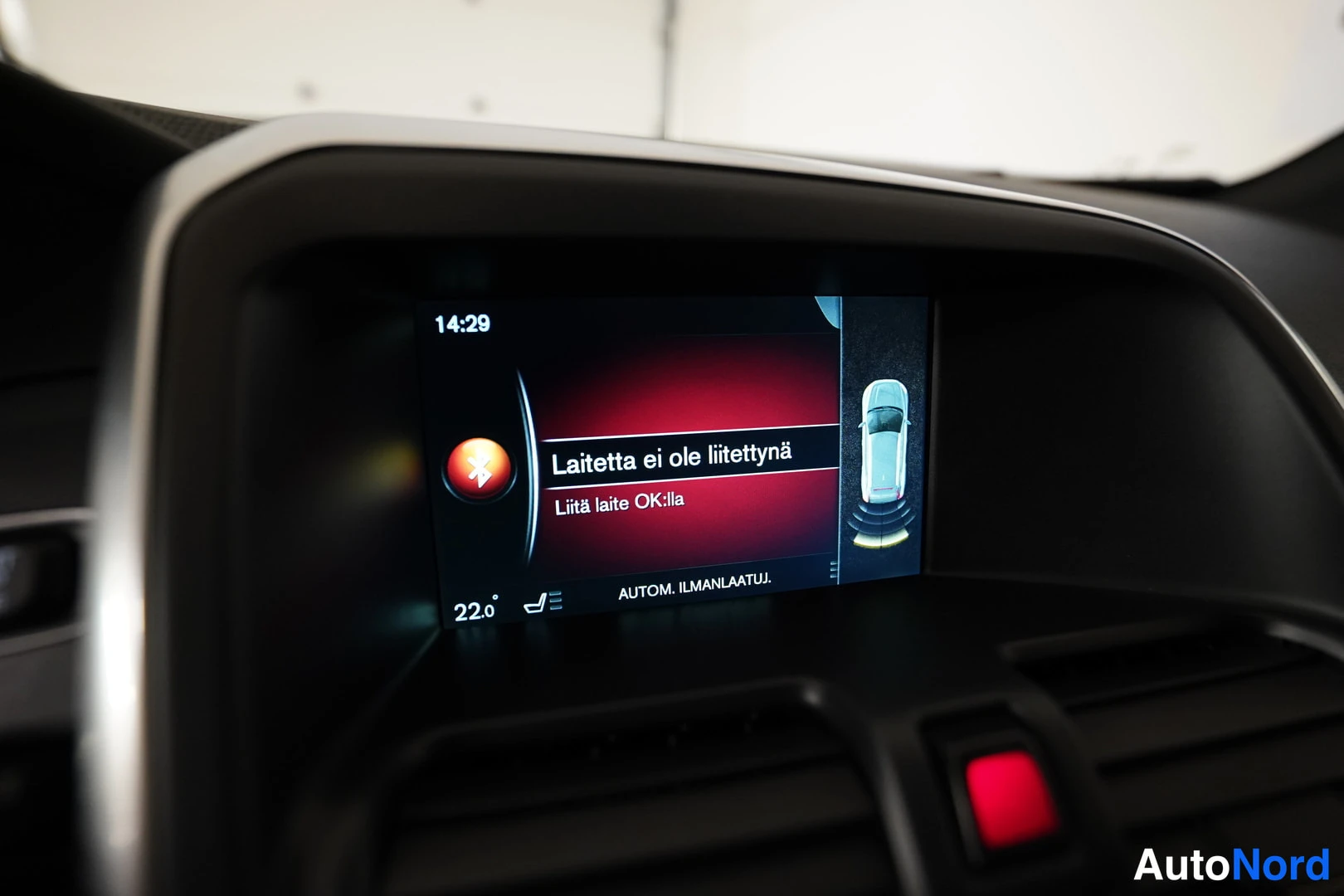 Valkoinen Volvo XC60 2014, kuva 38