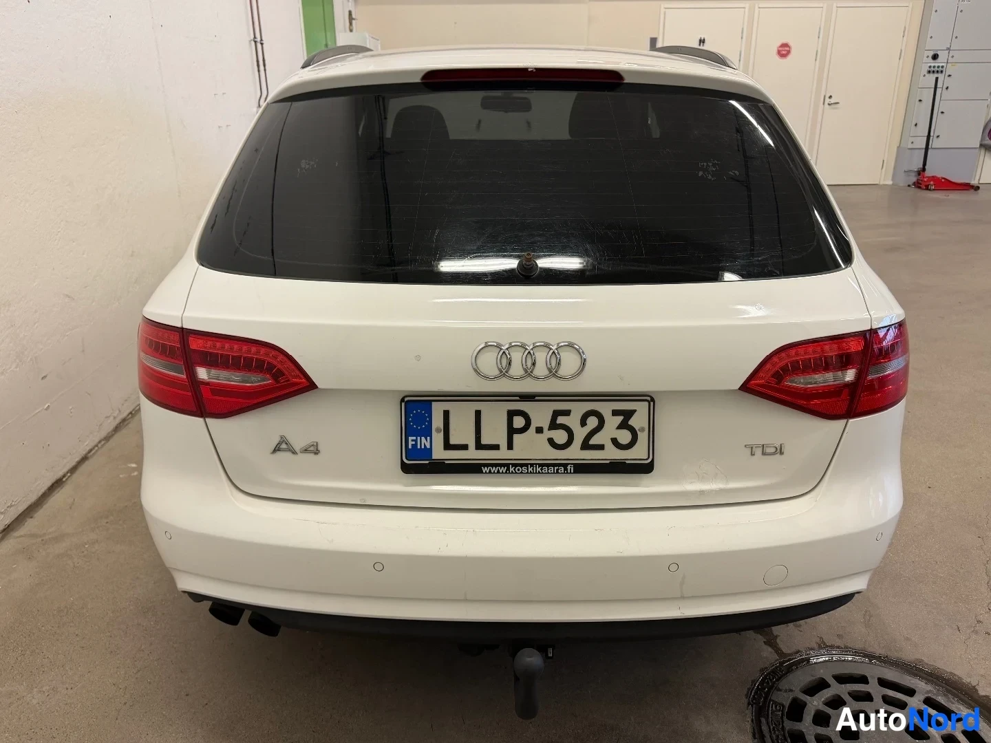 White Audi A4 Avant 2013, photo 6