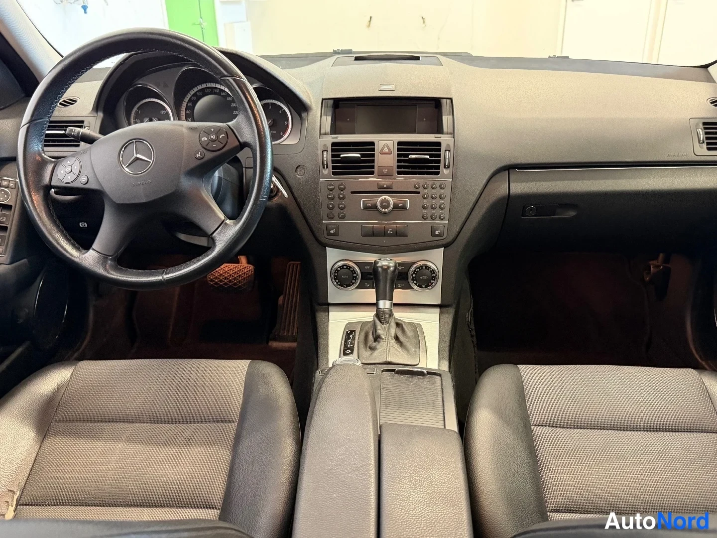 Musta Mercedes-Benz C 220 CDI 2009, kuva 7