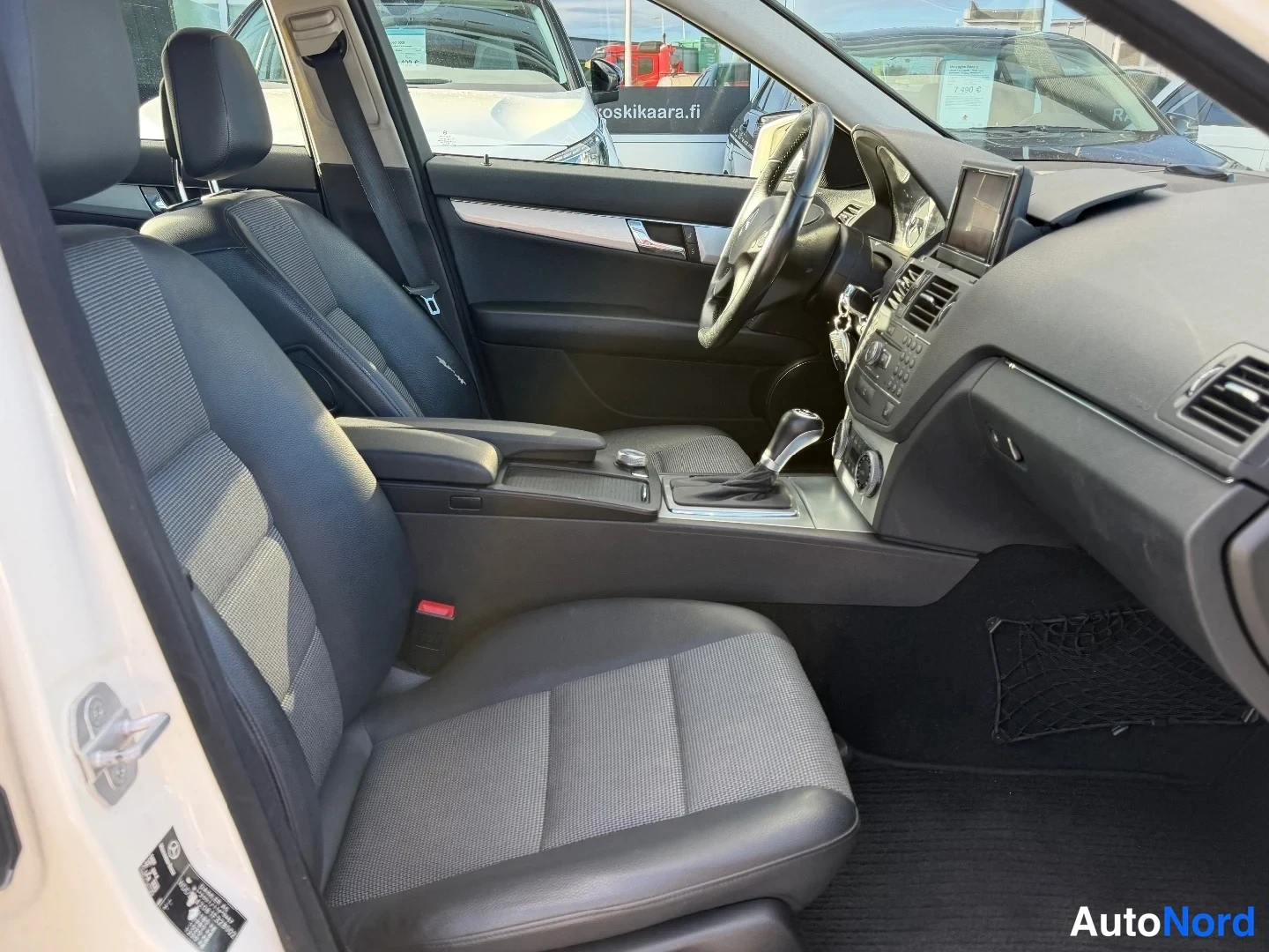 White Mercedes-Benz C 220 d 2009, photo 6