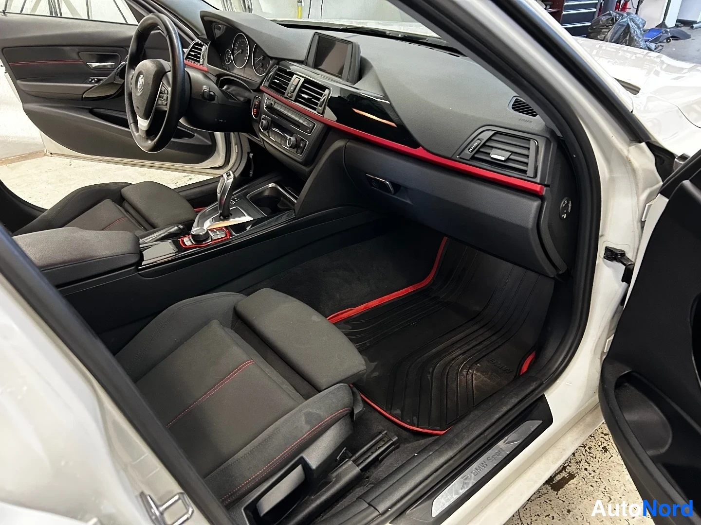 White BMW 316d 2014, photo 14