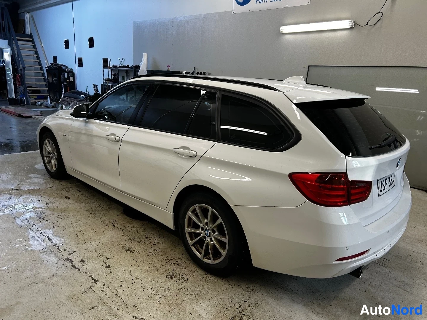 White BMW 316d 2014, rear three-quarter, photo 8