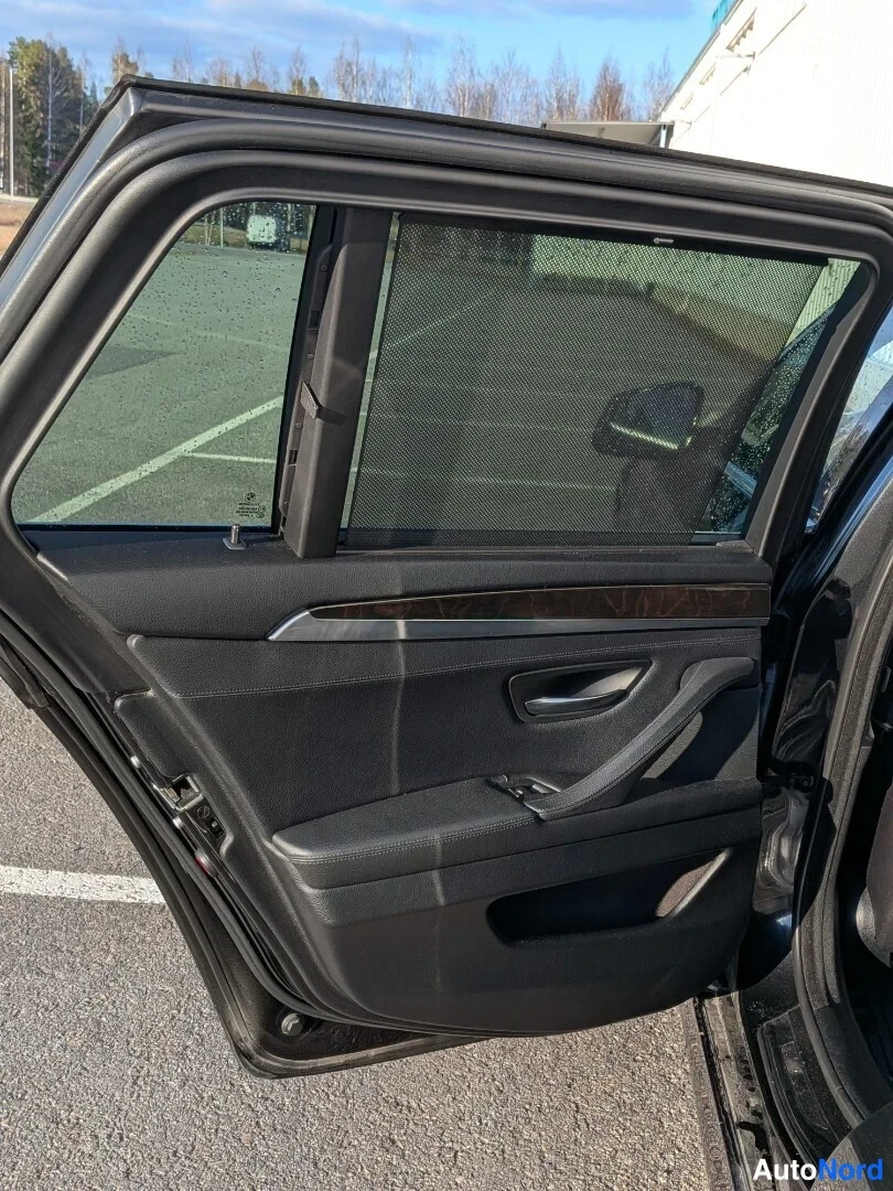 Black BMW 530d xDrive 2012, photo 14