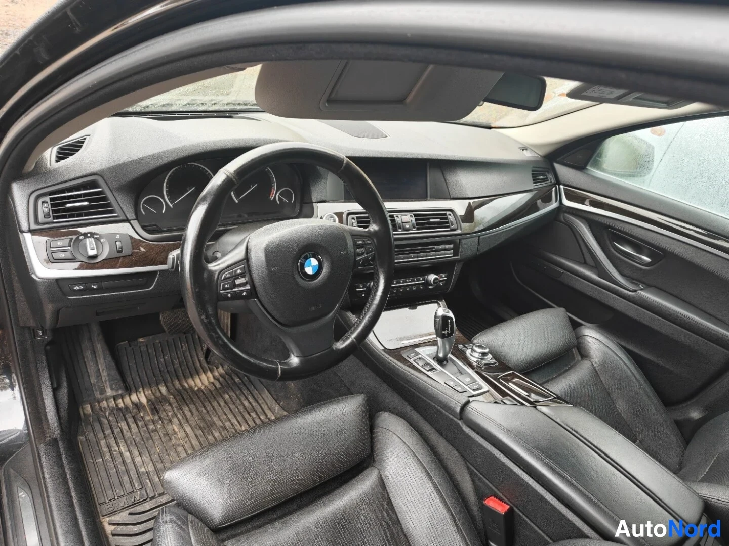 Black BMW 530d xDrive 2012, photo 15