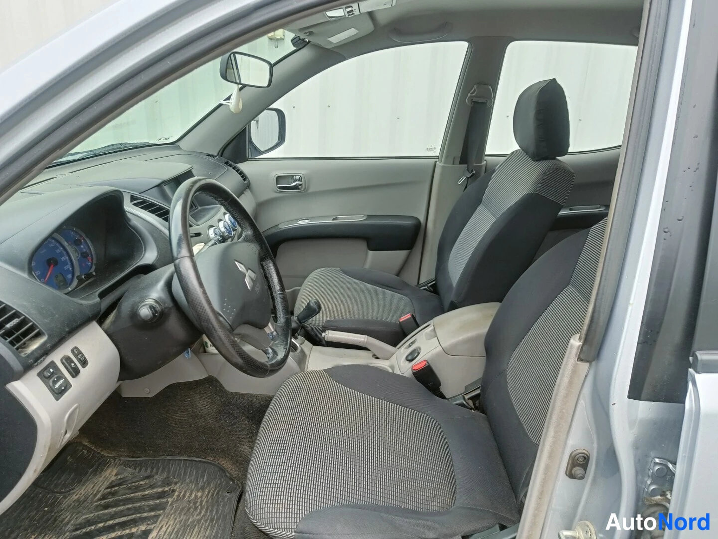 Grey Mitsubishi L200 2006, photo 10