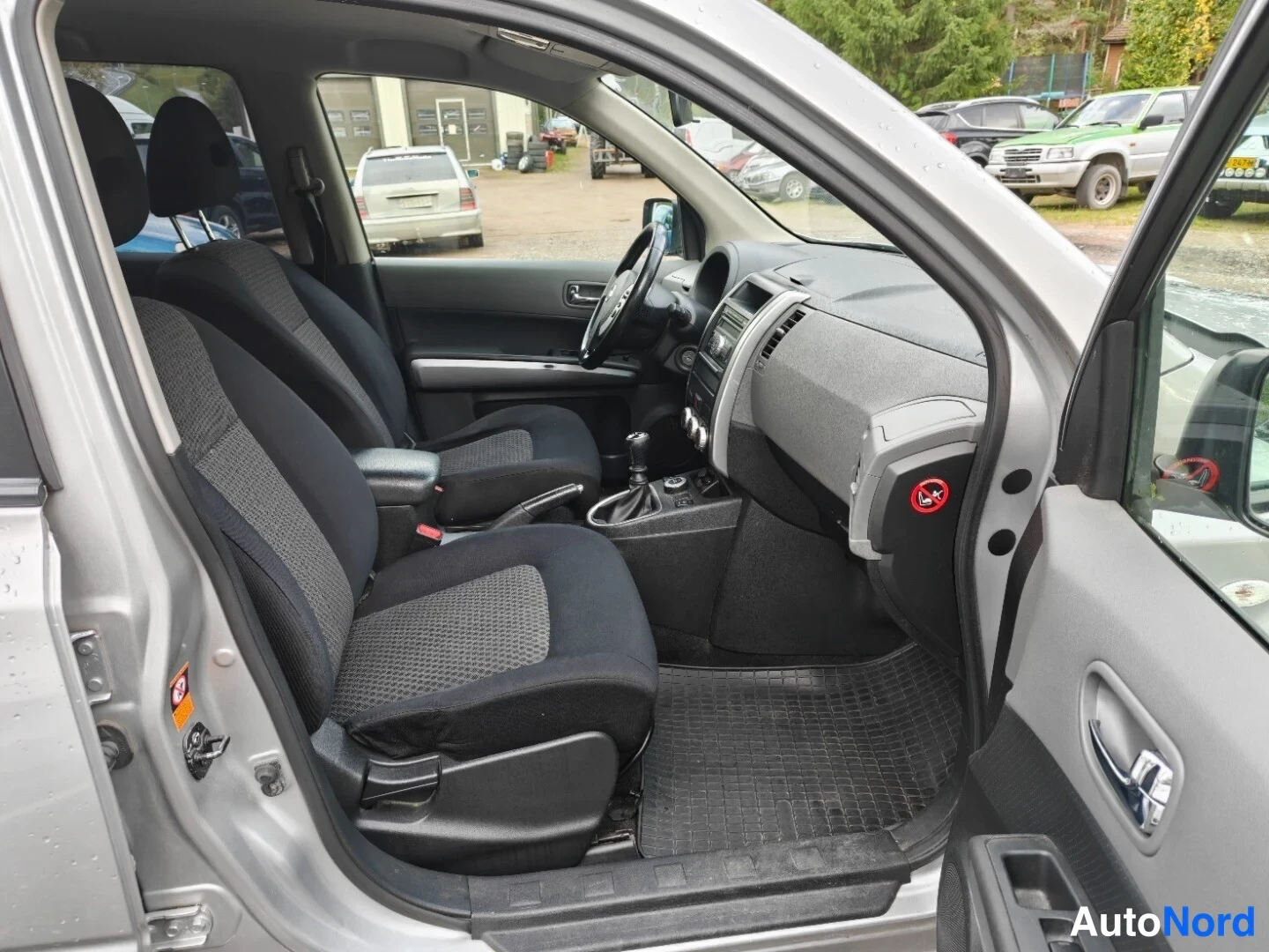 Grey Nissan X-Trail 2007, photo 8