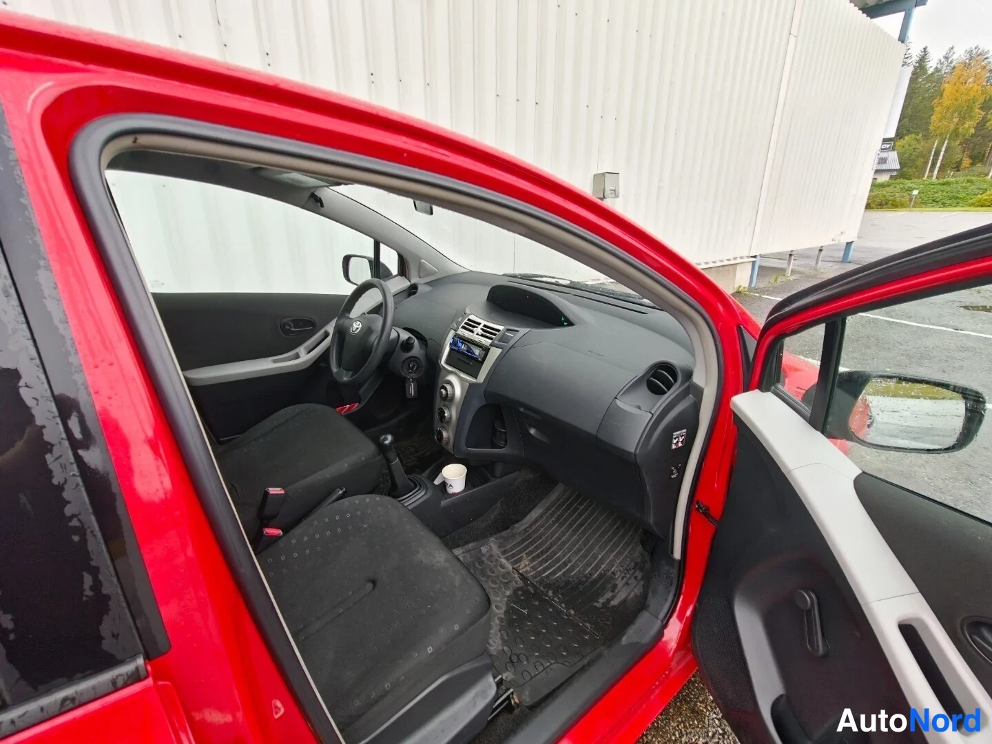 Red Toyota Yaris 2007, photo 9
