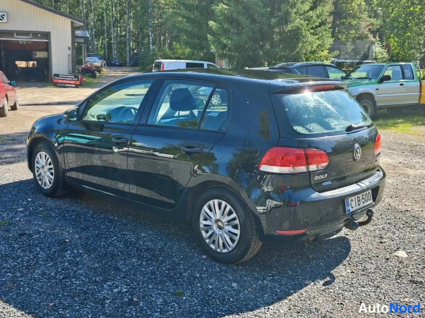 Black Volkswagen Golf Trendline 2011, photo 10