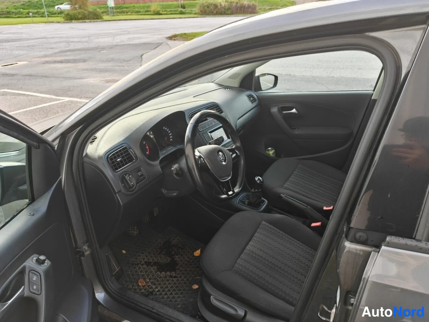 Grey Volkswagen Polo 2016, photo 11