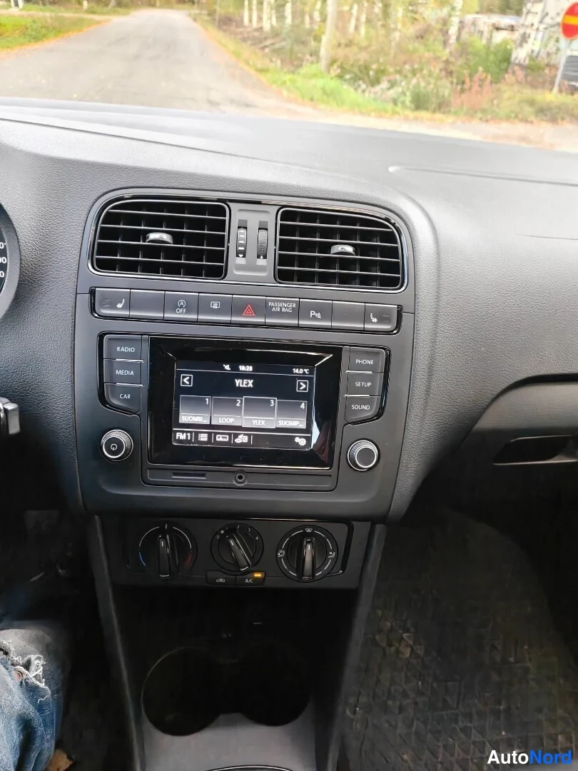 Grey Volkswagen Polo 2016, photo 12