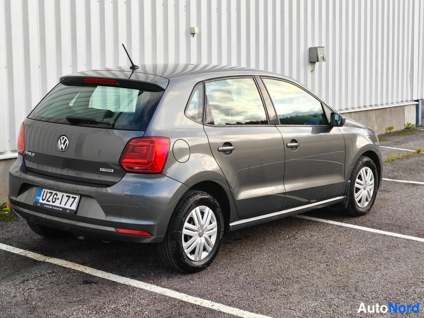 Grey Volkswagen Polo 2016, rear three-quarter, photo 7
