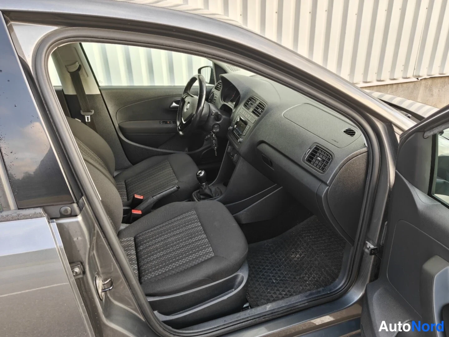 Grey Volkswagen Polo 2016, photo 10
