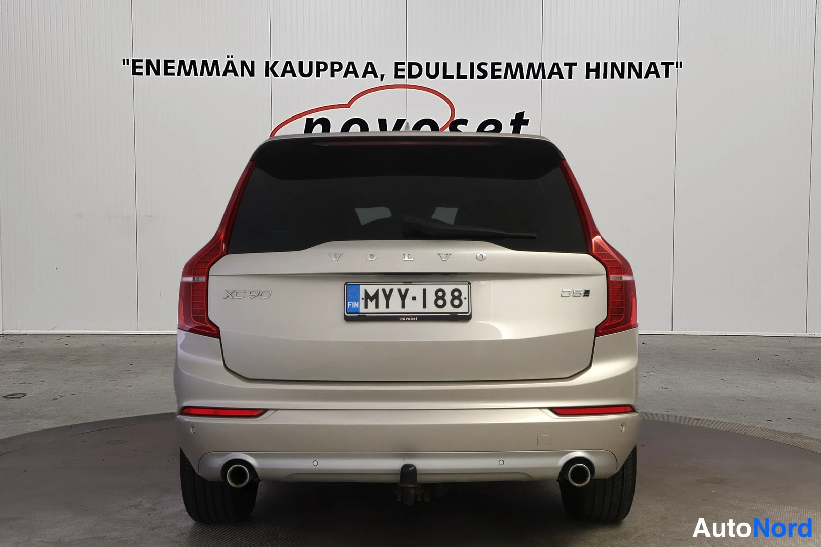 Beige Volvo XC90 2016, takaa, kuva 6