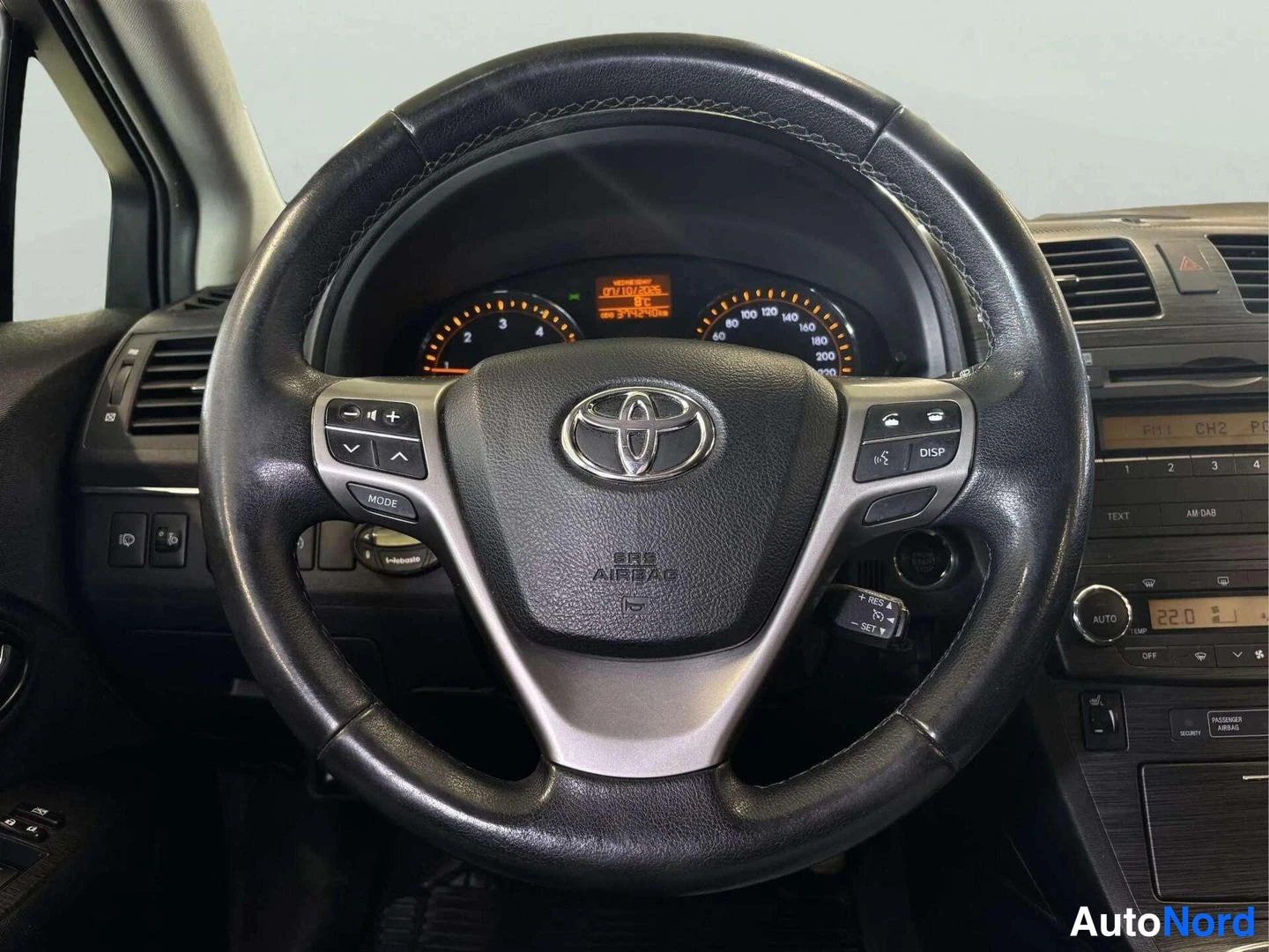 Musta Toyota Avensis 2011, yksityiskohta, kuva 18
