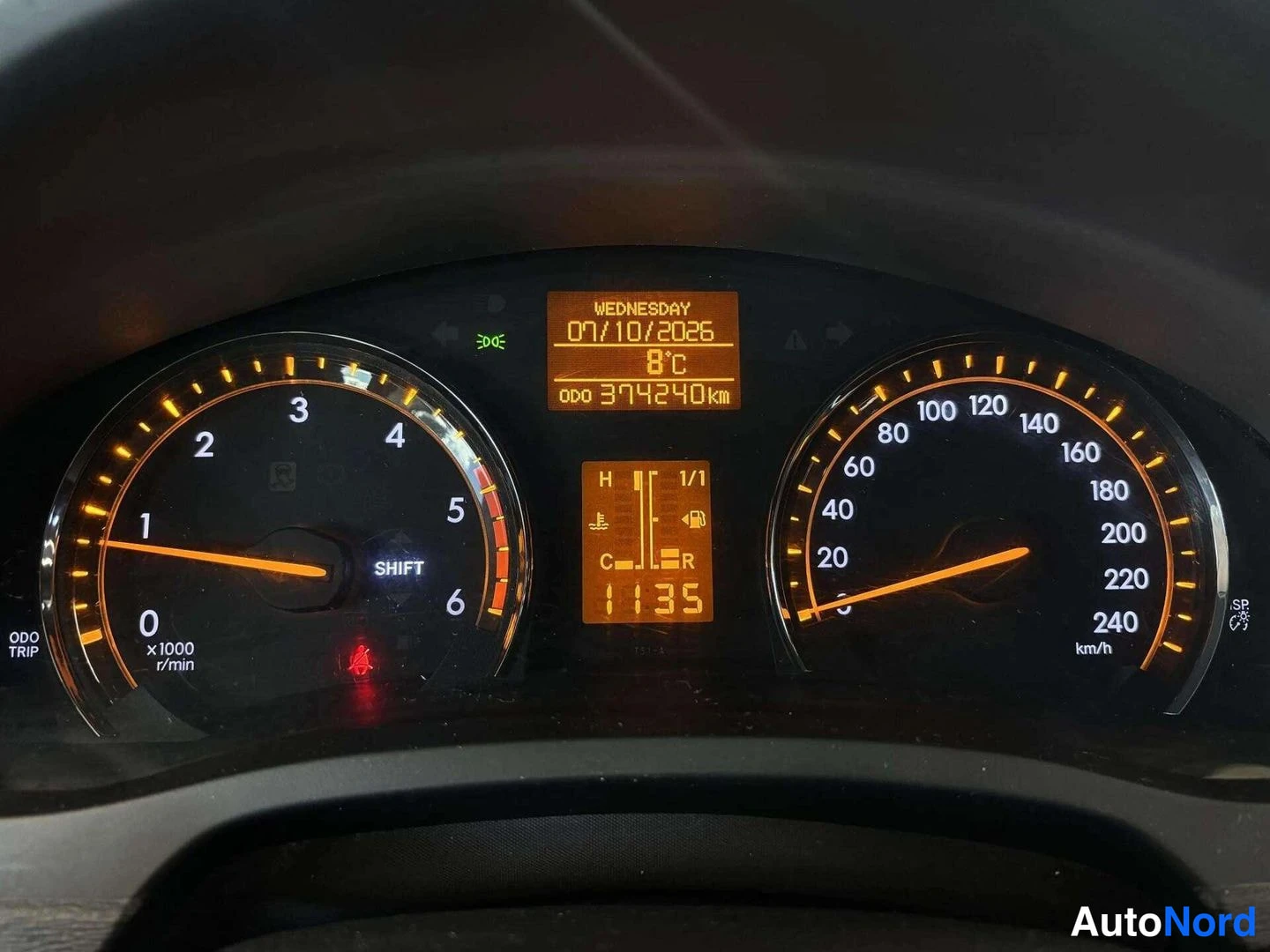 Musta Toyota Avensis 2011, yksityiskohta, kuva 21