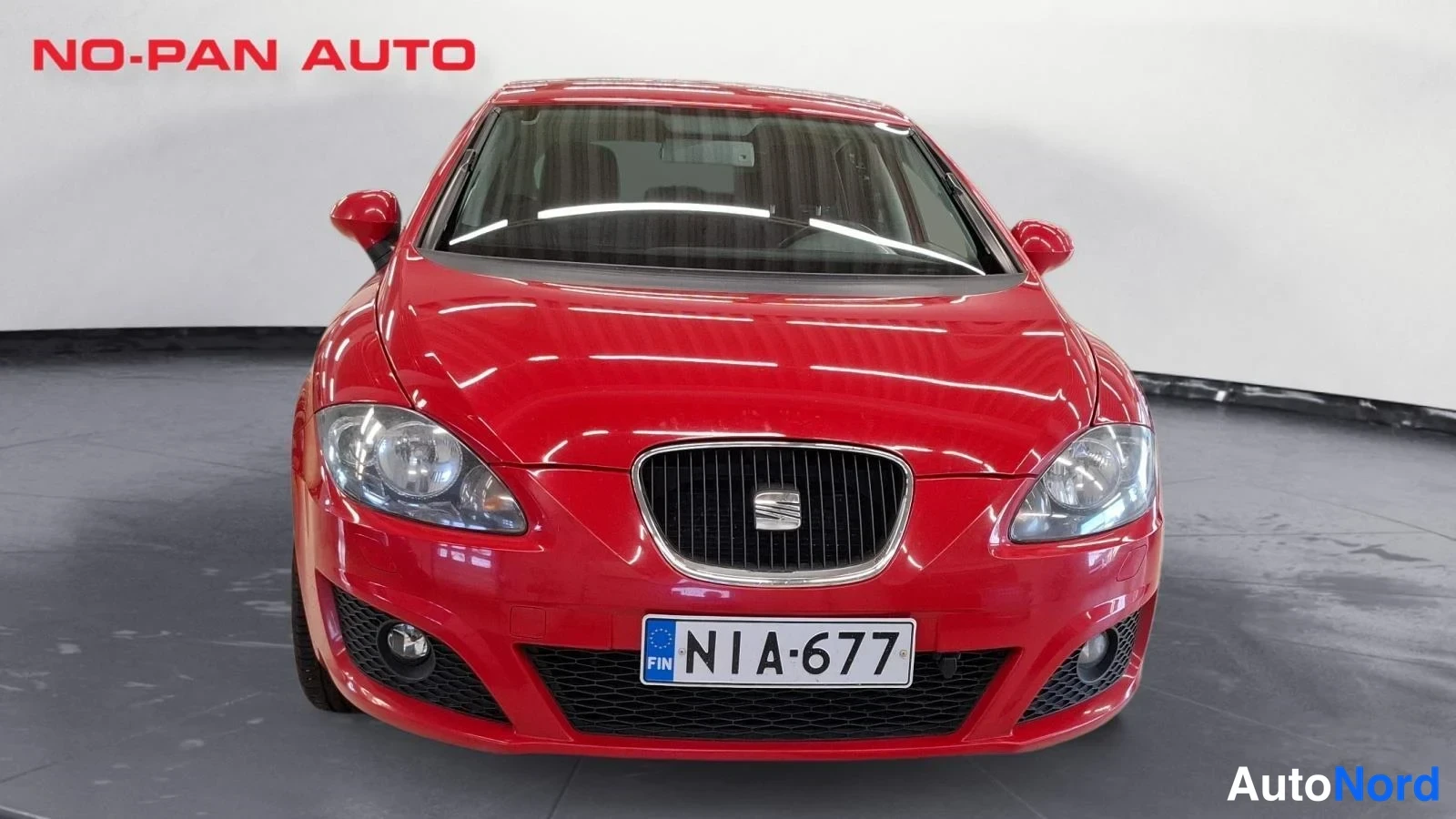 Punainen Seat Leon 2012, kuva 12