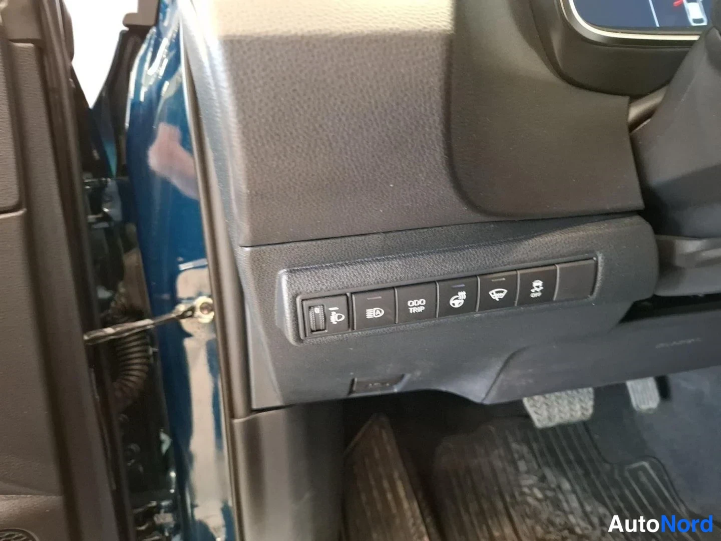 Musta Toyota Corolla 2025, kuva 20