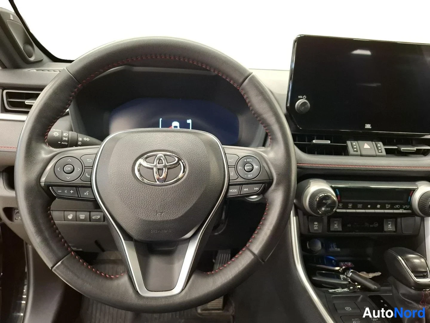 Musta Toyota RAV4 2024, kuva 12