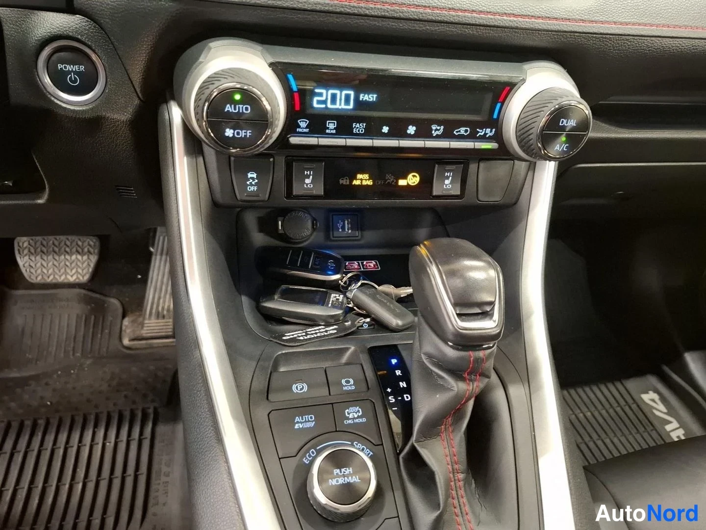 Musta Toyota RAV4 2024, kuva 13