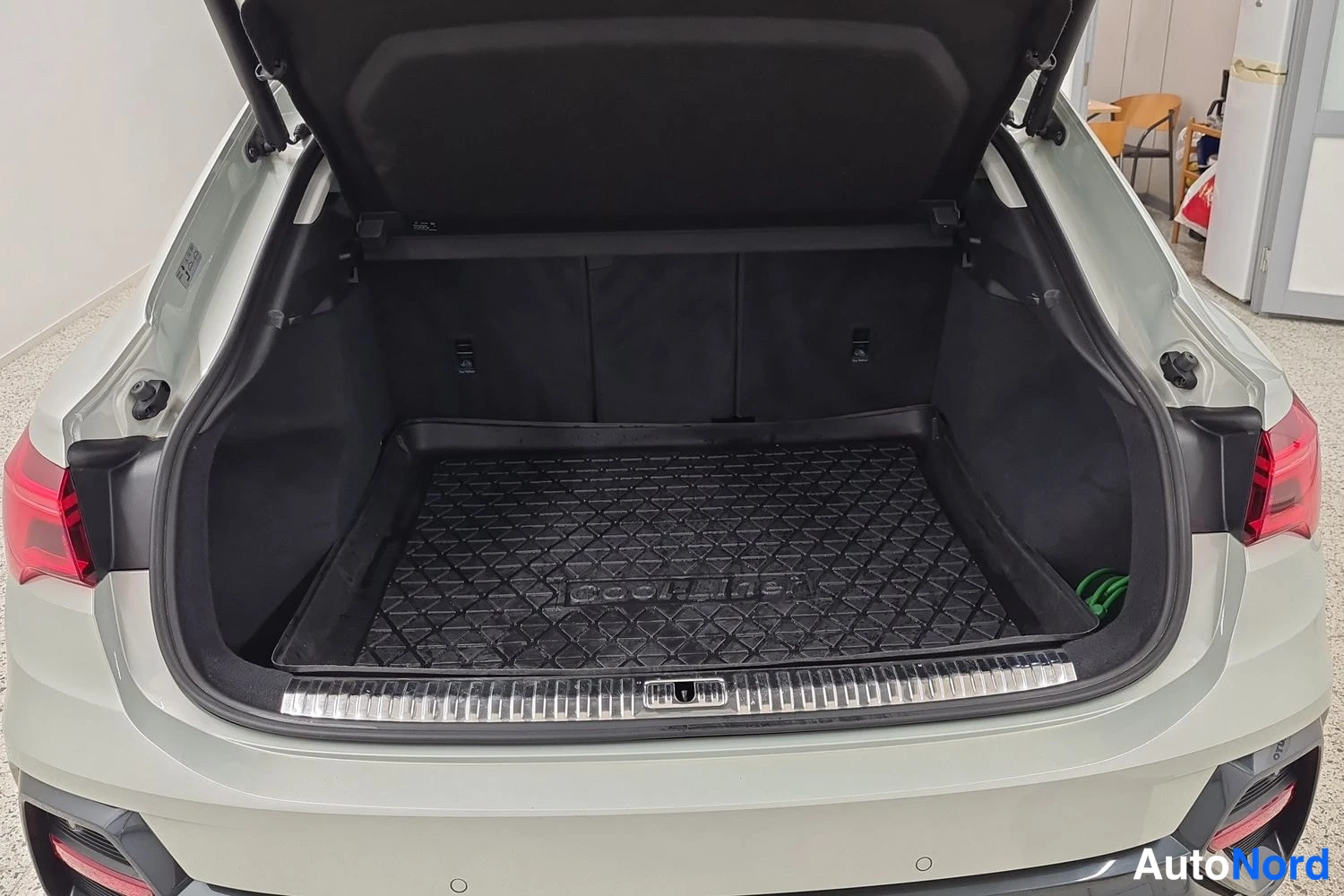 Hopea Audi Q3 Sportback 2021, takaa, kuva 6