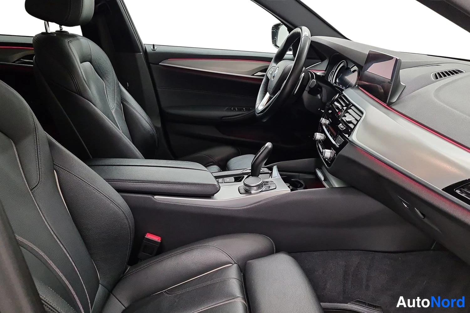 Musta BMW 530d xDrive 2019, kuva 13