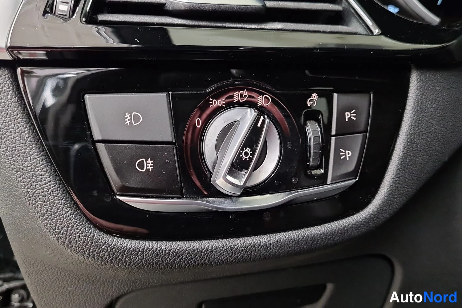 Musta BMW 530d xDrive 2019, kuva 16