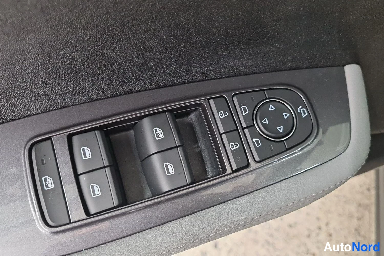 Valkoinen BYD Dolphin Surf 2025, kuva 13