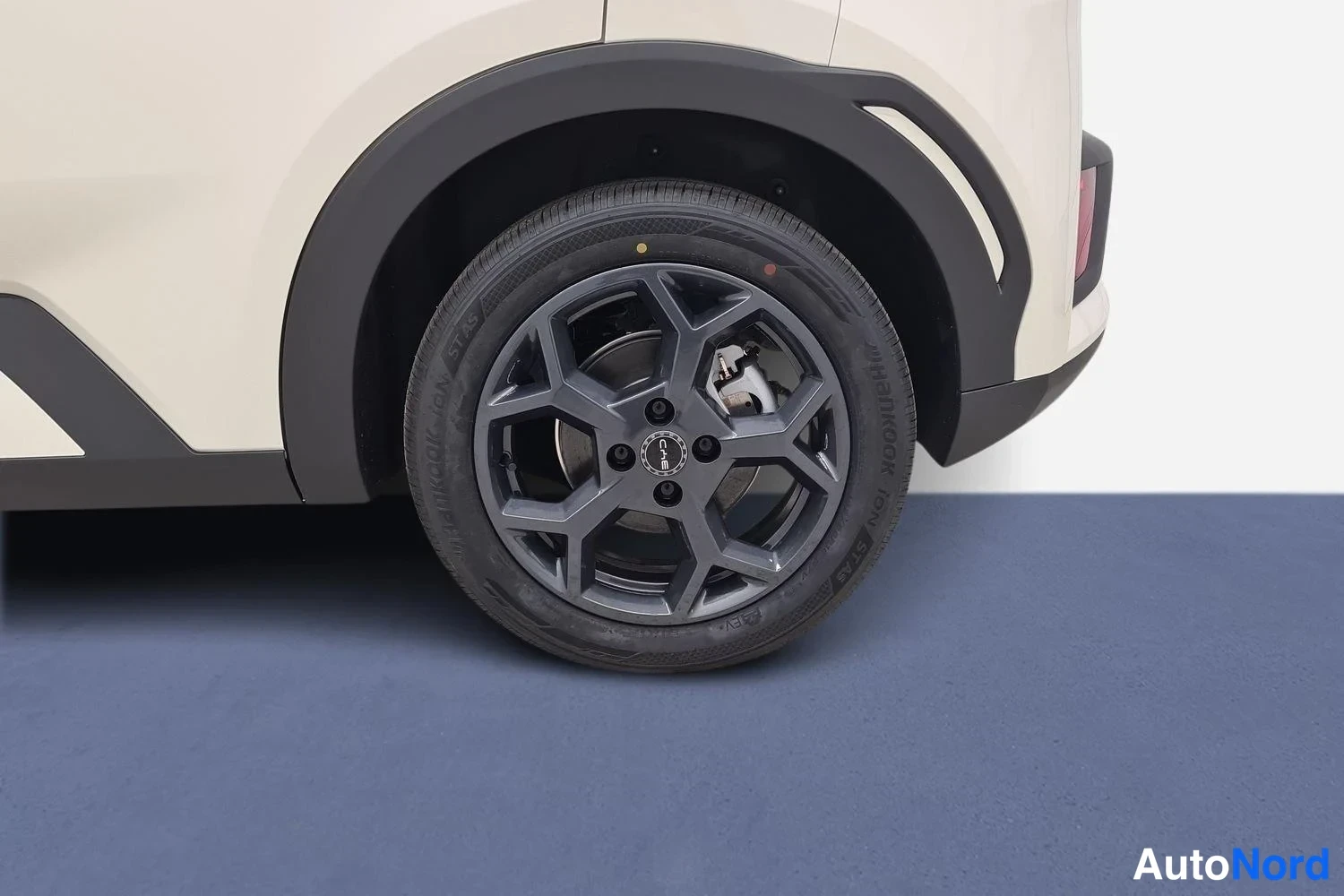Valkoinen BYD Dolphin Surf 2025, takaviisto, kuva 5