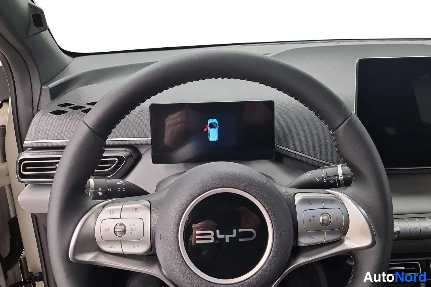 Valkoinen BYD Dolphin Surf 2025, kuva 8