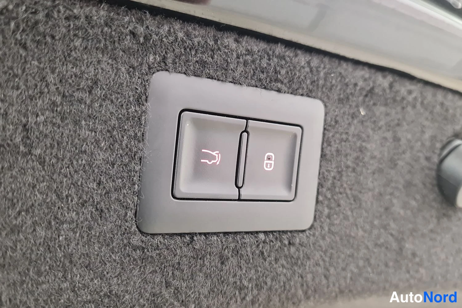Musta BYD Han 2024, kuva 8